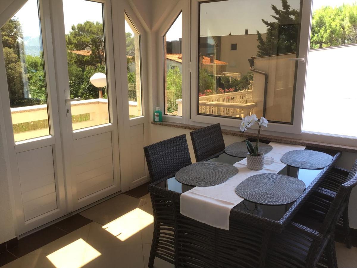 Apartmani Ruzmarin Vir Exteriör bild