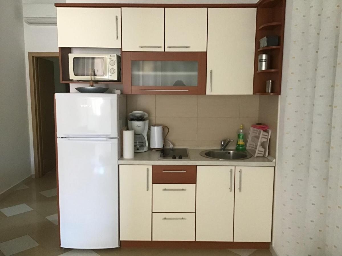 Apartmani Ruzmarin Vir Exteriör bild