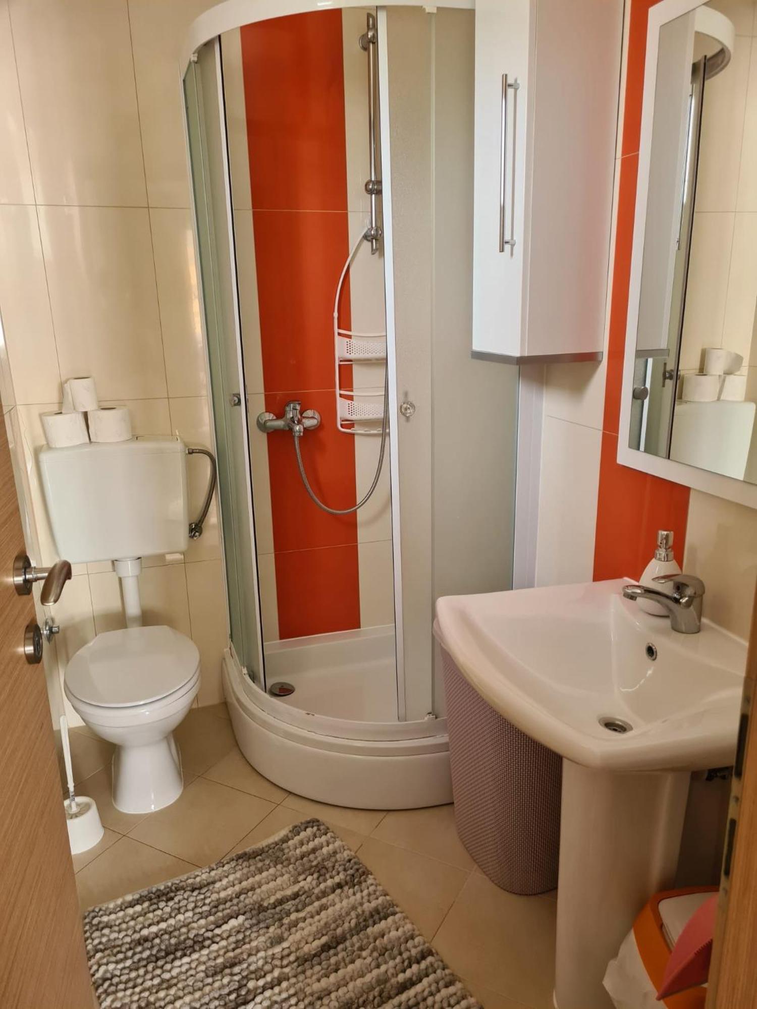 Apartmani Ruzmarin Vir Exteriör bild